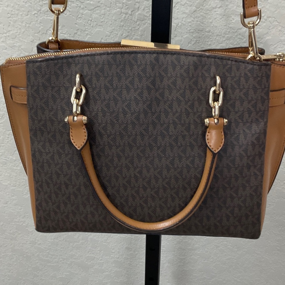 Michael Kors NEW Brown and Tan Shoulder Bag with small white mark - Picture 5 of 5